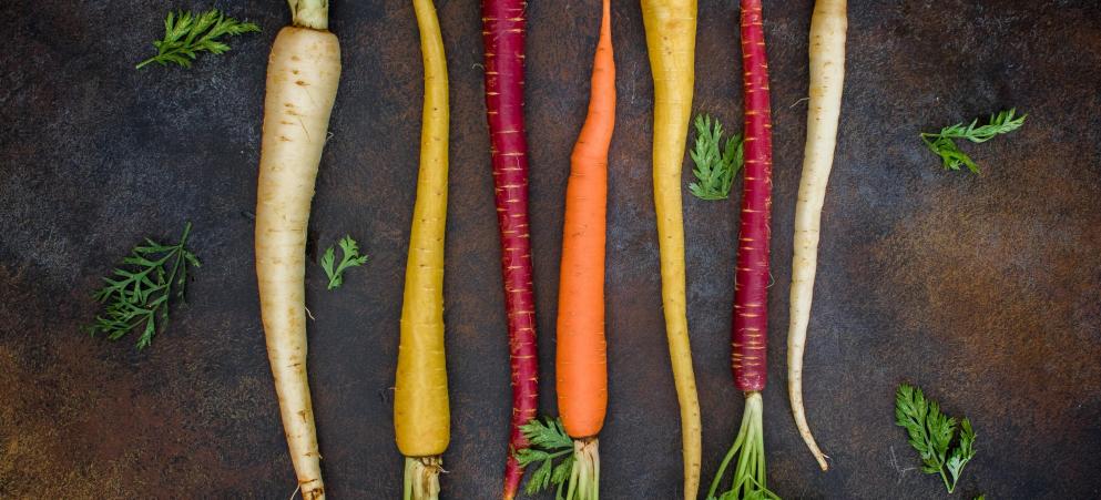 Why do carrots turn white after peeling?